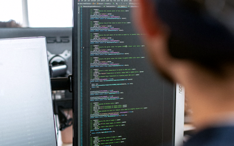 快连VPN安装向导界面截图，显示选择安装目录和点击安装按钮的步骤