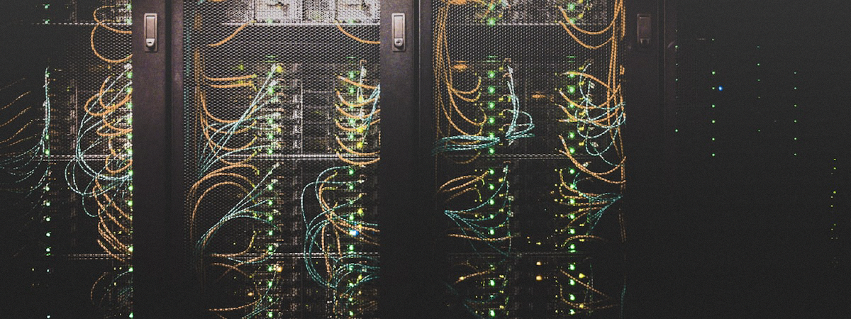 快连VPN端到端安全架构图：从左到右展示用户设备、加密隧道、安全服务器、互联网的完整数据流与保护层