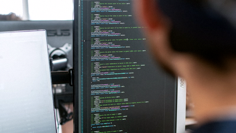 快连VPN官方网站首页，高亮显示应用下载按钮和导航菜单